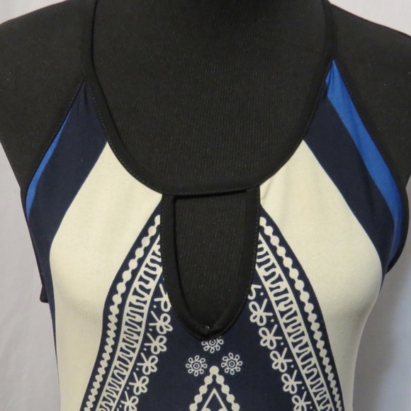 QED LONDON MAXI DRESS - Picture 2 of 3